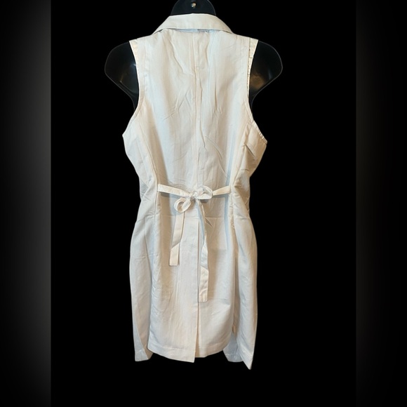 Love Stitch | White Sleeveless shirt / jacket with V-Neck NWT size S. Vest - Picture 3 of 9